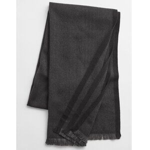 NEW Gap Print Fringe Scarf